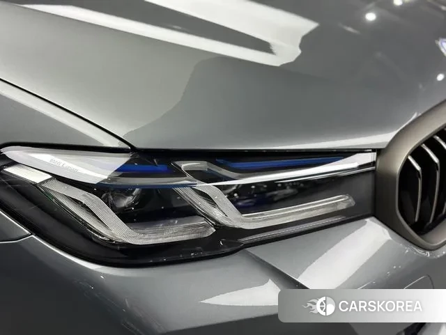 BMW 5 Series (G30) 2022 Серебряный из Кореи, фото 3
