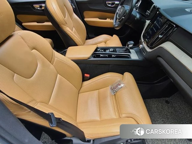 Volvo XC60 second Generation 2018 Белый из Кореи, фото 3