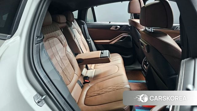 BMW X6 (G06) 2023 Белый из Кореи, фото 3