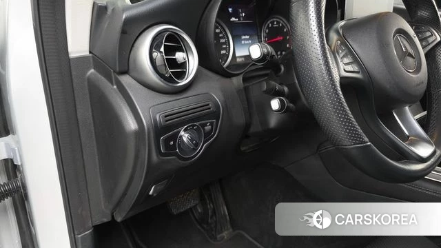 Mercedes-Benz GLC-Class X253 2019 Серебряный из Кореи, фото 3
