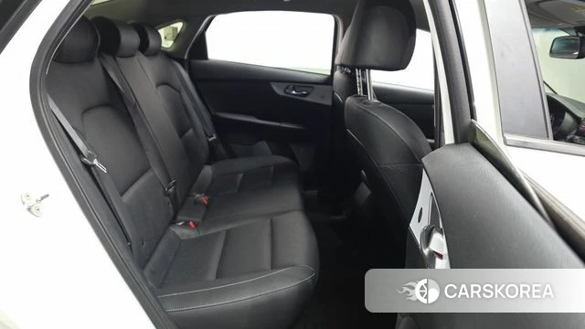 Kia The New K3 2nd generation 2021 Белый из Кореи, фото 3