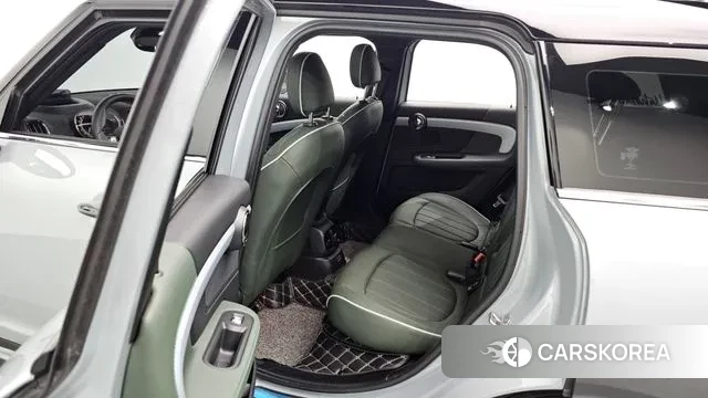 Mini Cooper Countryman 2022 Светло-серебряный цвет из Кореи, фото 3