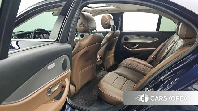 Mercedes-Benz E-Class W213 2018 Синий из Кореи, фото 3