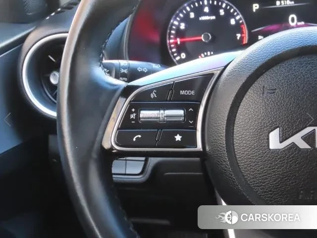 Kia The New K3 2nd generation 2021 Белый из Кореи, фото 3