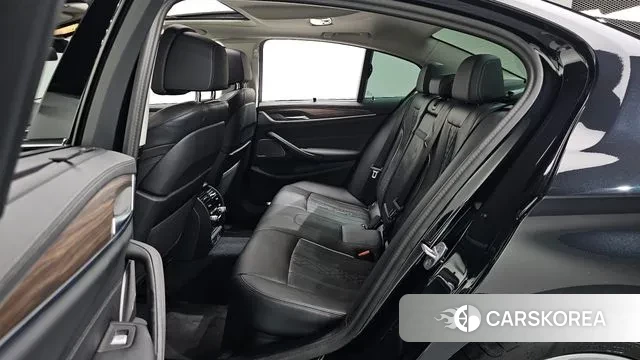 BMW 5 Series (G30) 2023 Черный из Кореи, фото 3