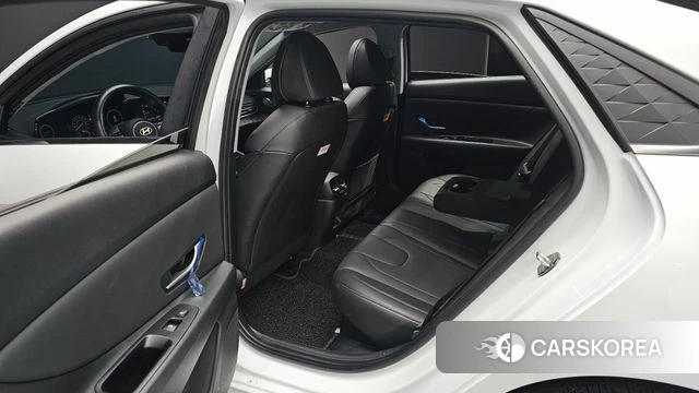 Hyundai The New Avante Hybrid (CN7) 2023 Белый из Кореи, фото 3