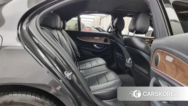 Mercedes-Benz E-Class W213 2023 Серый из Кореи, фото 3