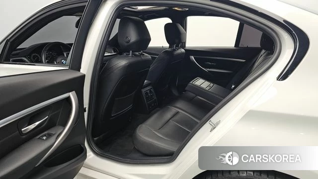 BMW 3 Series (F30) 2018 Белый из Кореи, фото 3