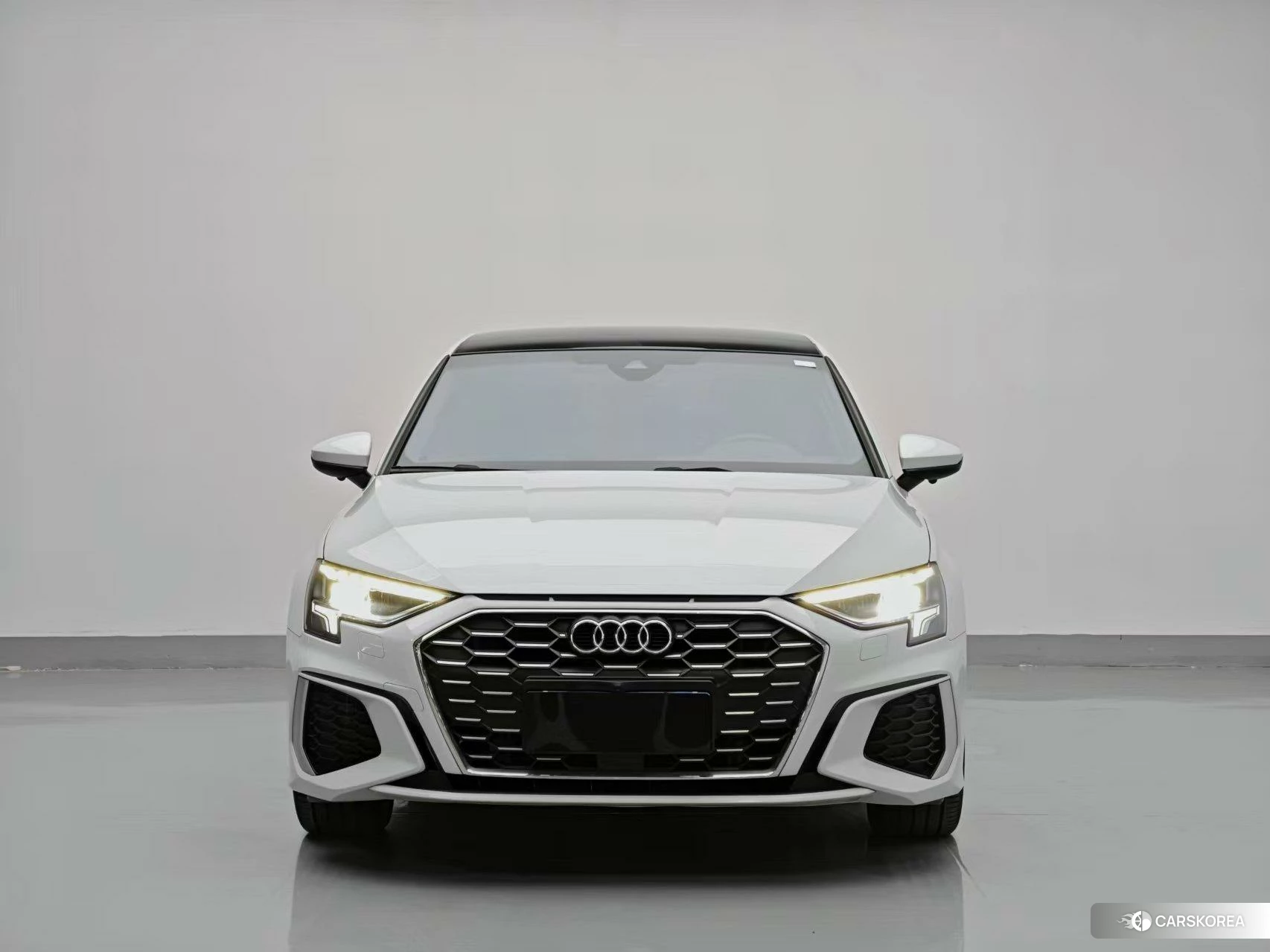 Audi A3 2023 Белый из Китая, фото 3