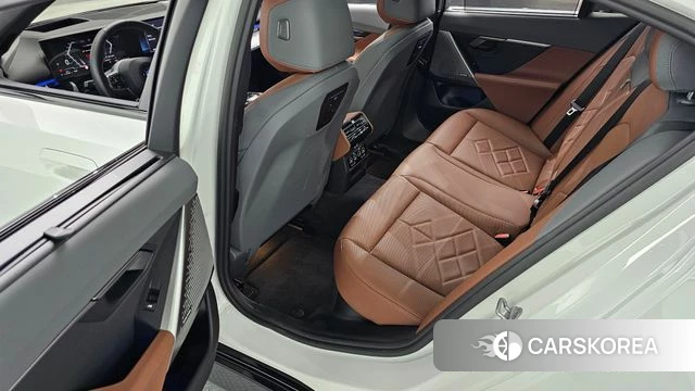 BMW 5 Series (G60) 2025 Белый из Кореи, фото 3