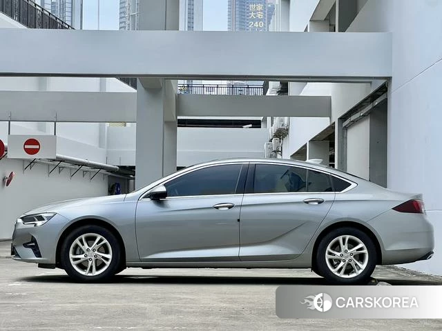 Buick Regal 2023 Темно-серый из Китая, фото 3