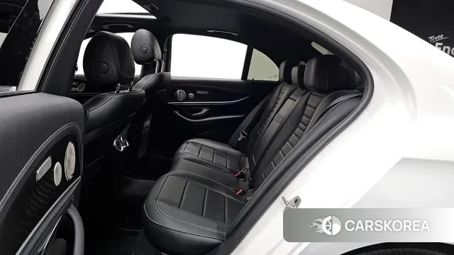 Mercedes-Benz E-Class W213 2022 Белый из Кореи, фото 3