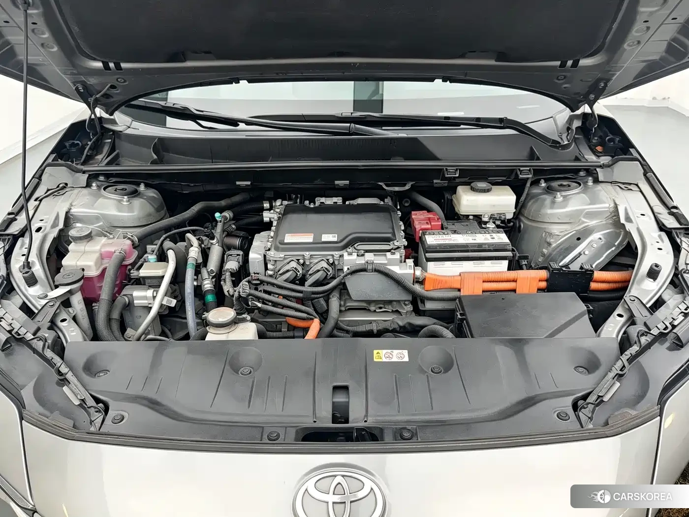 Toyota bZ4X 2023 Silver/gray из Китая, фото 3