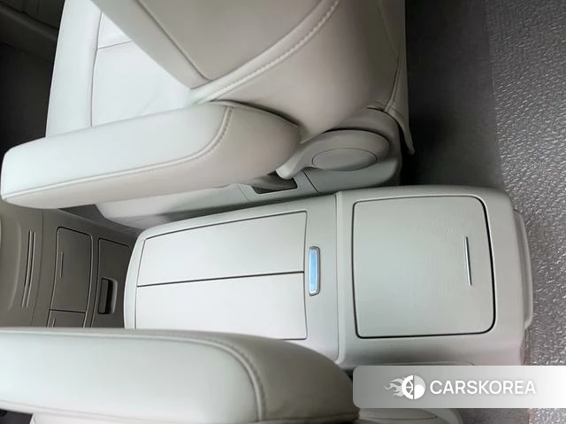 Buick GL8 2019 Коричневый из Китая, фото 3