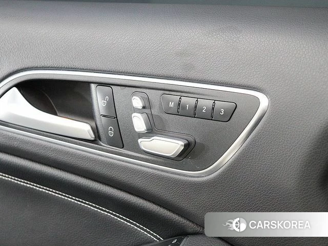 Mercedes-Benz A-Class W176 2018 Жемчужный цвет из Кореи, фото 3