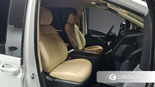 Hyundai Staria 2022 Белый из Кореи, фото 3