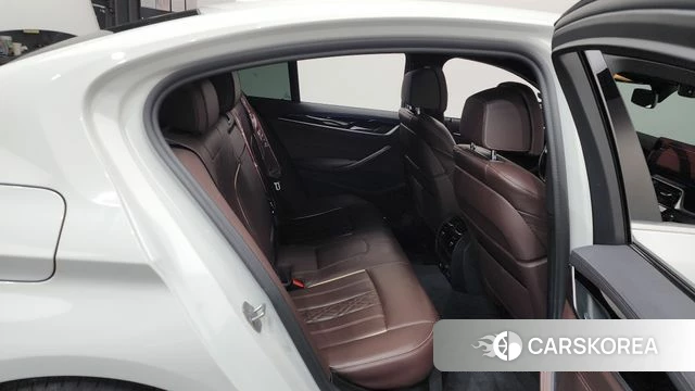 BMW 5 Series (G30) 2021 Белый из Кореи, фото 3