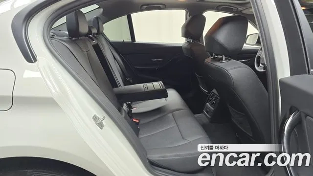 BMW 3 Series (F30) 2018 Белый из Кореи, фото 3