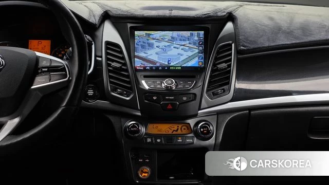 Ssangyong New Style Korando C 2018 Серебристо-серый из Кореи, фото 3