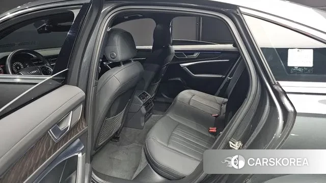 Audi A6 (C8) 2022 Серебристо-серый из Кореи, фото 3