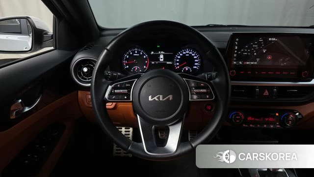 Kia The New K3 2nd generation 2023 Белый из Кореи, фото 3
