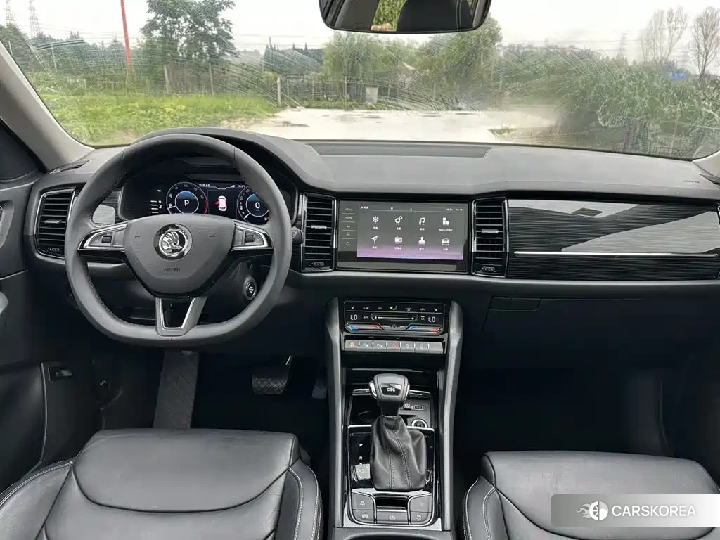 Skoda Kodiak 2021 Champagne/brown из Китая, фото 3