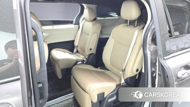 Toyota Sienna 4th Generation 2021 Серый из Кореи, фото 3