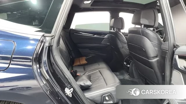 BMW 6 Series GT (G32) 2022 Черный из Кореи, фото 3