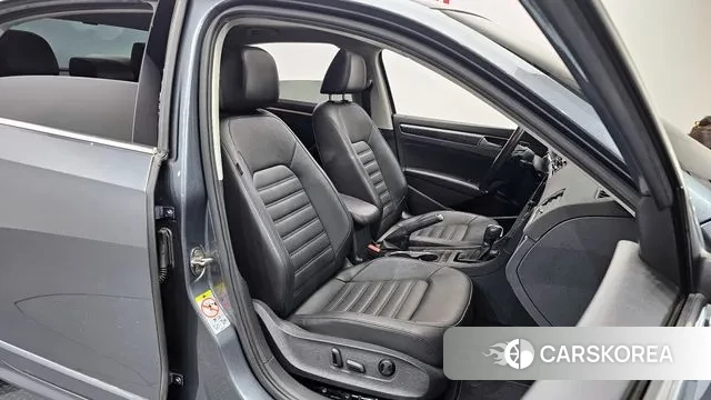 Volkswagen The New Passat 2018 Серый из Кореи, фото 3