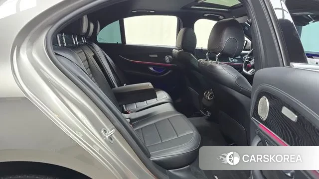 Mercedes-Benz E-Class W213 2020 Серебристо-серый из Кореи, фото 3