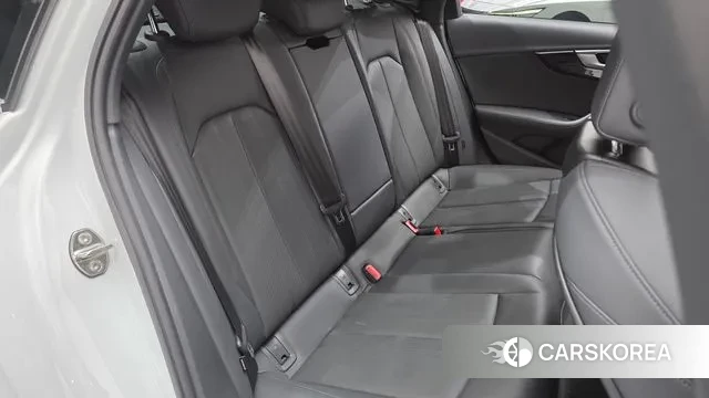 Audi A4 (B9) 2021 Белый из Кореи, фото 3