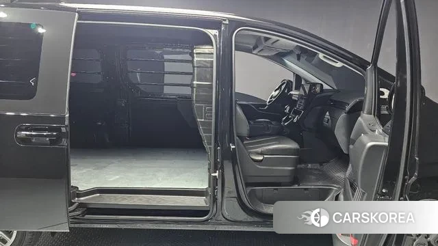 Hyundai Staria 2024 Черный из Кореи, фото 3