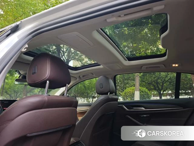 BMW 5 series 2019 Белый из Китая, фото 3