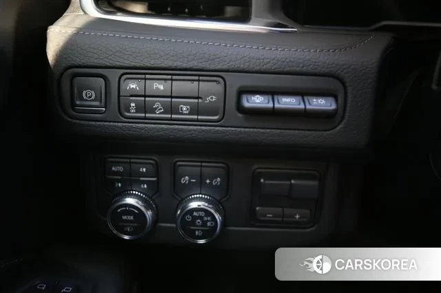 GMC Yukon 2022 Черный из Кореи, фото 3