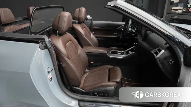 BMW 4 Series (G22) 2024 Светло-серебряный цвет из Кореи, фото 3