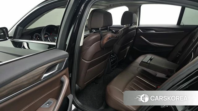 BMW 5 Series (G30) 2018 Черный из Кореи, фото 3