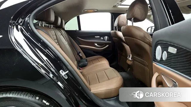 Mercedes-Benz E-Class W213 2018 Черный из Кореи, фото 3