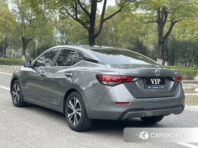 Nissan Xuan Yi 2022 Темно-серый из Китая, фото 3