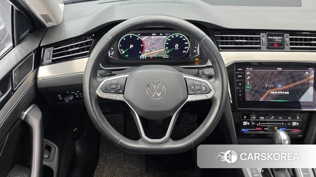 Volkswagen Passat GT (B8) 2021 Серебристо-серый из Кореи, фото 3