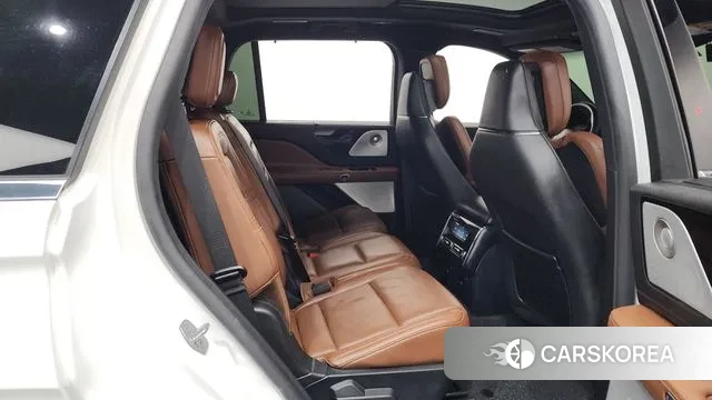 Lincoln Aviator 2nd generation 2023 Белый из Кореи, фото 3