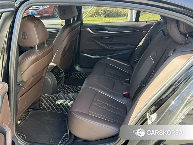 BMW 5 series 2022 Черный из Китая, фото 3