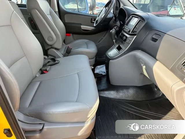 Hyundai The New Grand Starex 2021 Желтый из Кореи, фото 3