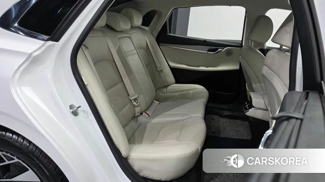 Hyundai The New Grandeur IG Hybrid 2022 Белый из Кореи, фото 3