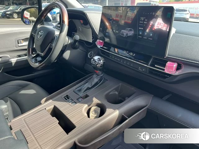Toyota Saina 2025 Белый из Китая, фото 3