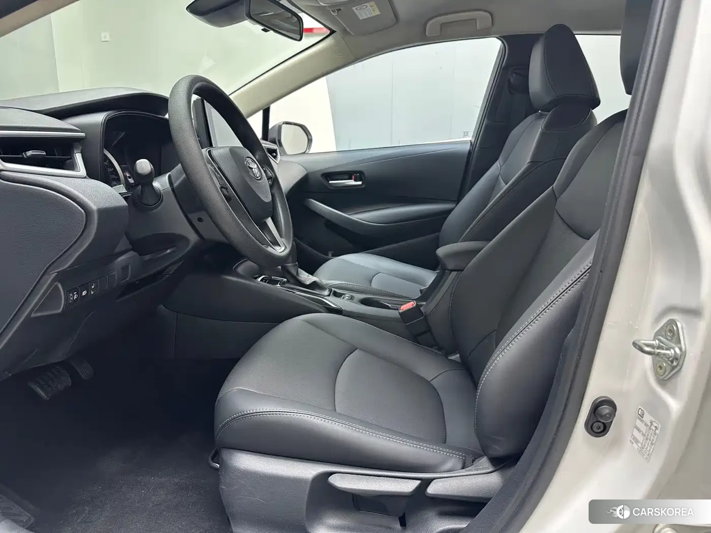 Toyota Corolla 2023 Белый из Китая, фото 3
