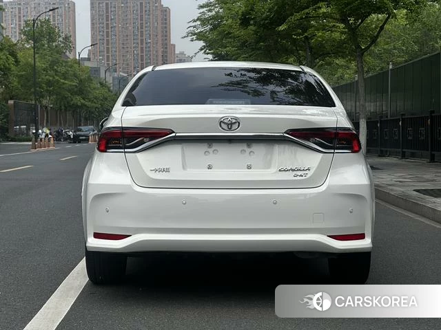 Toyota Corolla 2022 Белый из Китая, фото 3