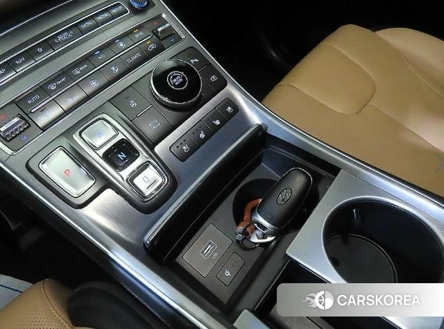 Hyundai The New Santa Fe 2023 Белый из Кореи, фото 3