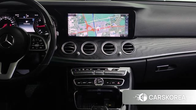Mercedes-Benz E-Class W213 2019 Белый из Кореи, фото 3
