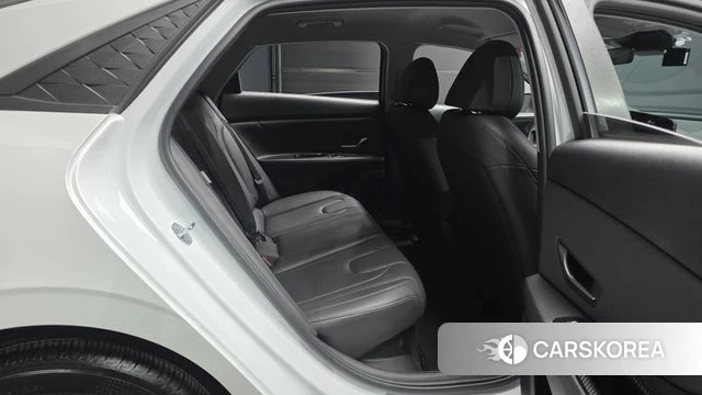 Hyundai The New Avante Hybrid (CN7) 2025 Белый из Кореи, фото 3