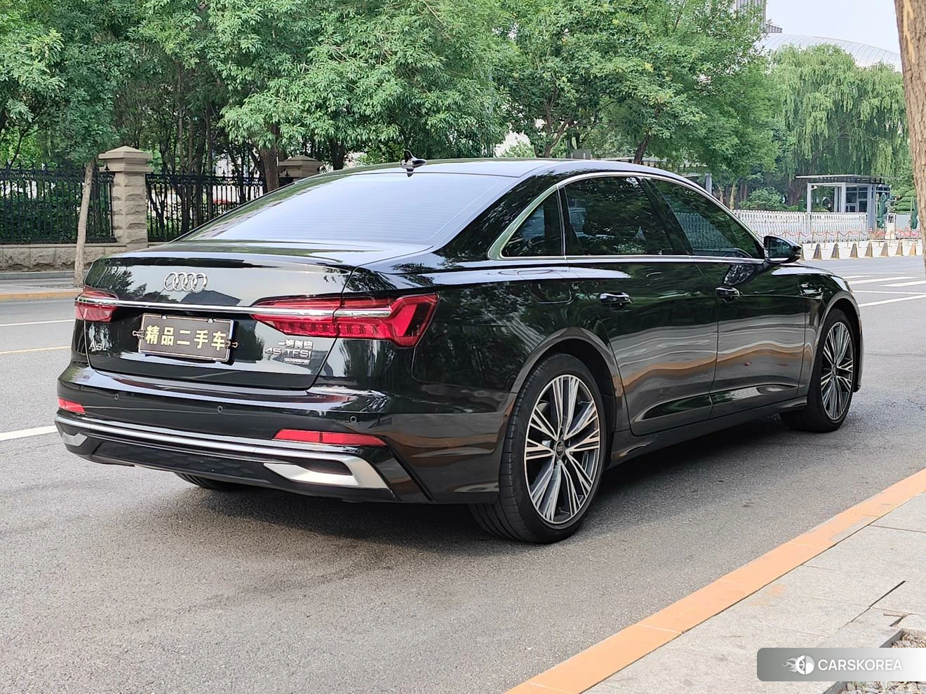 Audi A6L 2023 Черный из Китая, фото 3